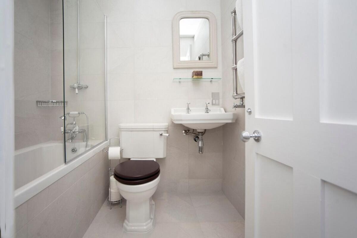Stylish City Centre Apartment - Bath Buitenkant foto