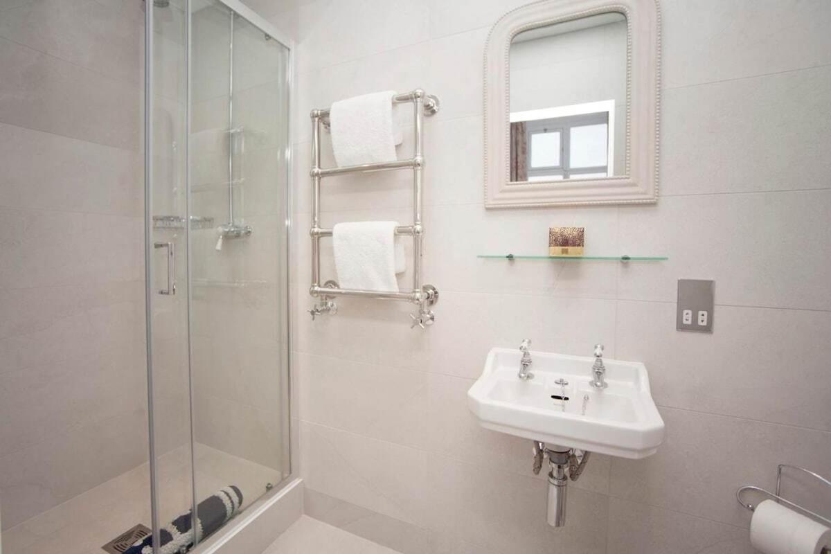 Stylish City Centre Apartment - Bath Buitenkant foto